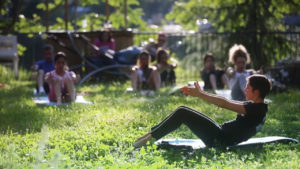 ginnastica al parco urbano